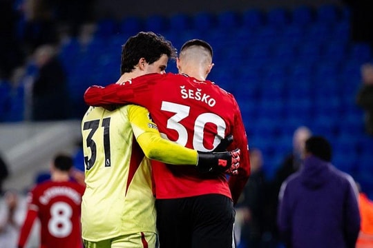 Man Utd áp sát top 3 Ngoại hạng Anh nhờ sự bùng nổ của Sesko và Lammens