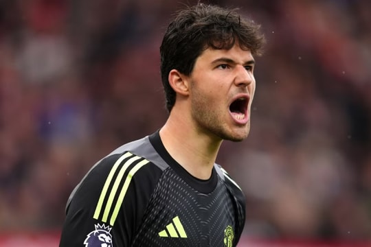 Senne Lammens và canh bạc 18 triệu bảng của Tony Coton: Khi Man Utd tìm thấy 'Van der Sar mới'