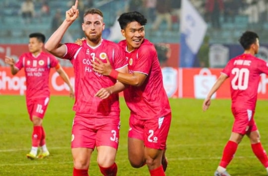 V.League 2025/26: CAHN bứt phá ngôi đầu, ĐKVĐ Nam Định lún sâu vào khủng hoảng