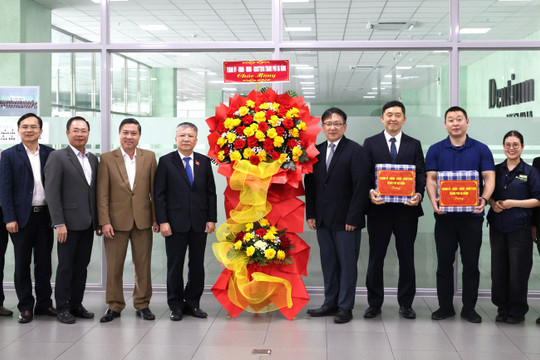 Chủ tịch HĐND thành phố Nguyễn Đức Dũng thăm doanh nghiệp tại Khu công nghệ cao Đà Nẵng