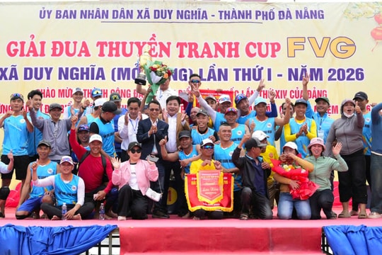 Đội Đông Hải - Cẩm Thanh đoạt cú đúp tại giải đua thuyền truyền thống xã Duy Nghĩa mở rộng