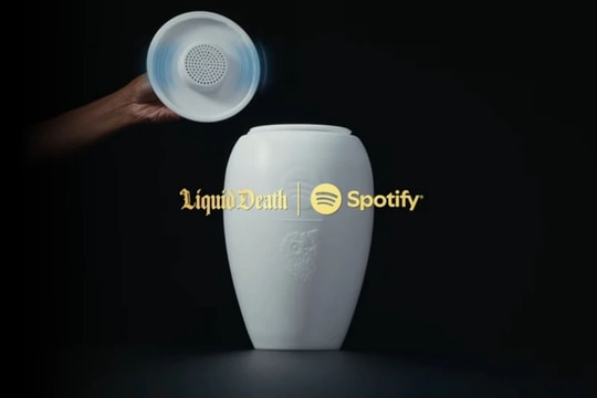 Giải mã Eternal Playlist Urn: Mẫu loa Bluetooth hình hũ tro cốt từ Spotify và Liquid Death