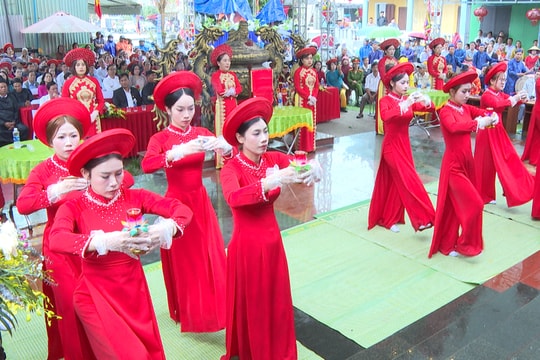 Rộn ràng lễ hội Bà Chợ Được