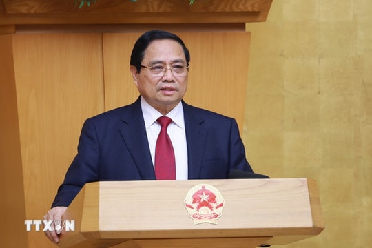 Thủ tướng: Cắt giảm tối đa thủ tục hành chính, giảm phiền hà cho người dân, doanh nghiệp