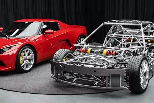 SC01: Siêu xe điện Trung Quốc sản xuất tại Ý có trọng lượng nhẹ hơn Porsche