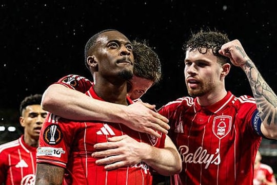 Nottingham Forest lọt vào vòng 16 đội Europa League sau màn rượt đuổi kịch tính tại City Ground