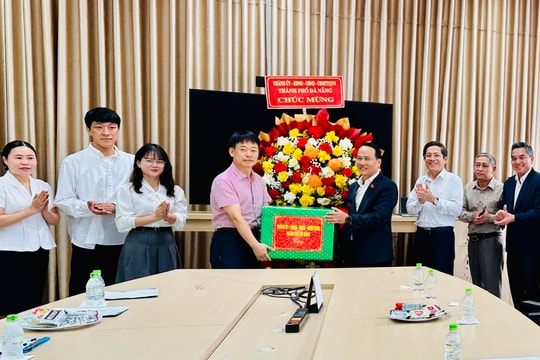 Phó Bí thư Thường trực Thành ủy Nguyễn Đình Vĩnh thăm các doanh nghiệp Đà Nẵng đầu năm mới
