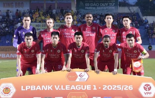 CAHN thống trị V.League 2025/26: Sức mạnh hàng thủ thép và lợi thế tập trung mục tiêu