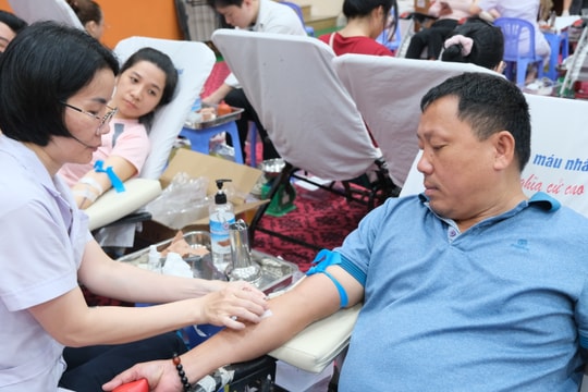 500 đoàn viên, người lao động tham gia hiến máu tình nguyện