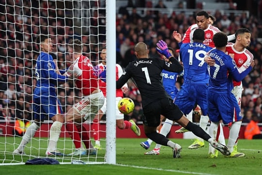 Arsenal hạ sát Chelsea 2-1: Đỉnh cao phạt góc và bước ngoặt thẻ đỏ