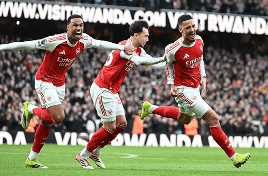Arsenal hạ Chelsea 2-1: Vũ khí phạt góc và định nghĩa mới về sự hiệu quả