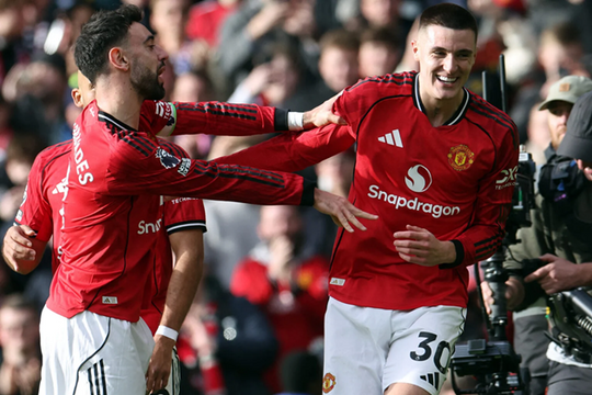 Manchester United thắng nhọc Crystal Palace: Michael Carrick và bài toán nan giải mang tên Amad Diallo