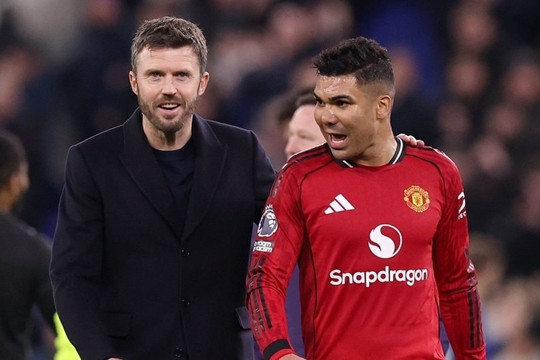 Casemiro rực sáng với 114 lần chạm bóng giúp MU ngược dòng đánh bại Crystal Palace 2-1