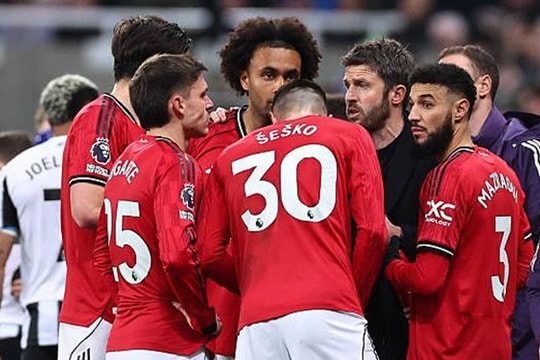 Nền tảng thể lực báo động của Man Utd: Khi sự thoải mái từ Michael Carrick phản tác dụng