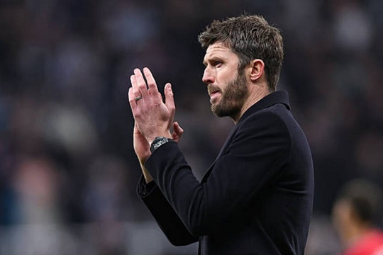 Michael Carrick và sai lầm nhân sự: 4 lựa chọn thay thế Malacia tại Man Utd