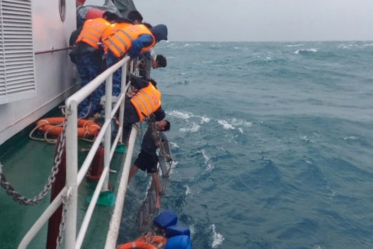 Vững vàng nơi đầu sóng