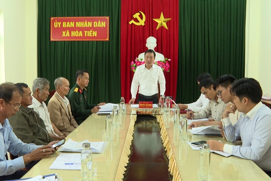 Xã Hòa Tiến họp giải quyết kiến nghị của người dân về đất đai