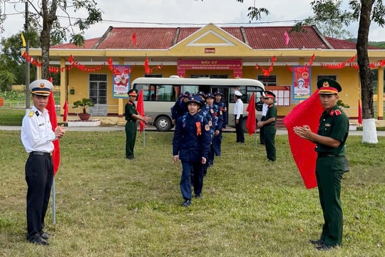 Vùng Cảnh sát biển 2 bàn giao 250 chiến sĩ mới cho đơn vị huấn luyện