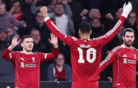 Robertson rực sáng giúp Liverpool hạ Wolves 3-1 để tiến thẳng vào tứ kết FA Cup