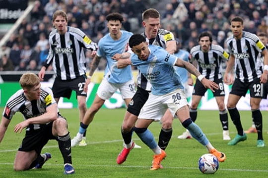 Man City hạ Newcastle 3-1 tại FA Cup: Omar Marmoush rực sáng đưa The Citizens vào tứ kết