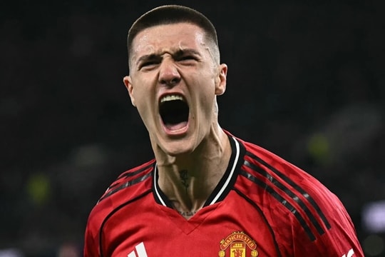 Benjamin Sesko thăng hoa tại MU: Tham vọng tái hiện siêu phẩm sút xa của Ronaldo