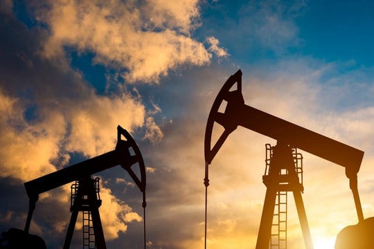 Giá dầu thế giới hôm nay 9/3: Tăng sốc 20%, vượt 111 USD do chiến tranh Mỹ-Iran
