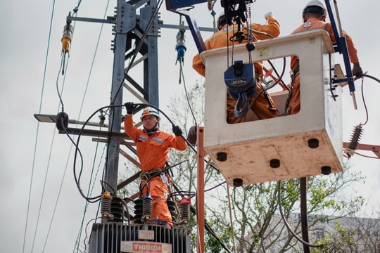 EVNCPC triển khai 8 nhóm giải pháp bảo đảm cung ứng điện mùa nắng nóng 2026