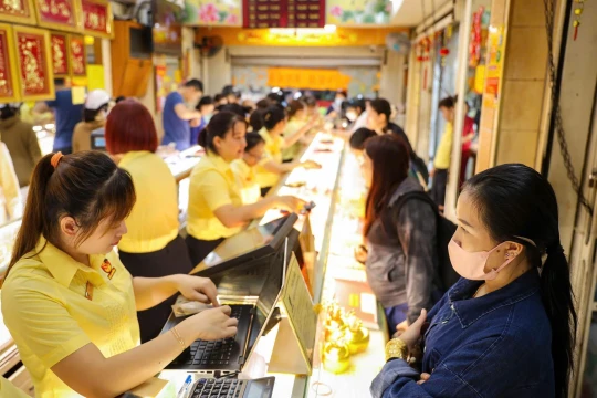 Giá vàng chiều nay 10/3/2026: Giá vàng SJC, giá vàng 24k 9999, vàng thế giới