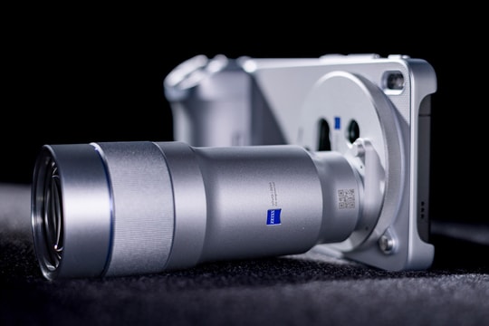 vivo X300 Ultra trang bị ống kính ZEISS hỗ trợ khả năng chụp xa tới 1600mm