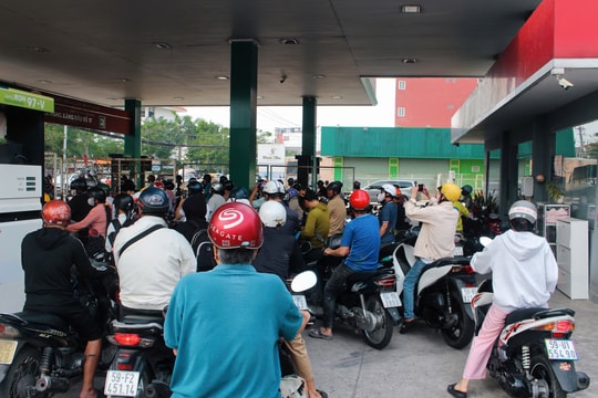 Giá xăng dầu hôm nay 11/03/2026: RON95 tăng hơn 2.000 đồng/lít