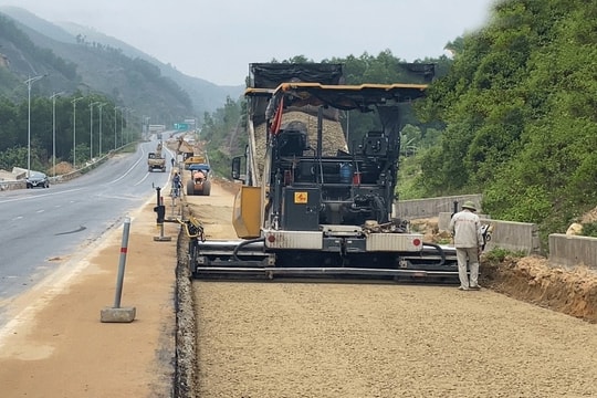 Dự án mở rộng cao tốc La Sơn - Hòa Liên: Phấn đấu hoàn thành các hạng mục chính trong tháng 3/2026