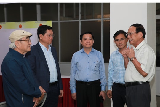 Lãnh đạo thành phố kiểm tra công tác chuẩn bị bầu cử tại nhiều địa phương