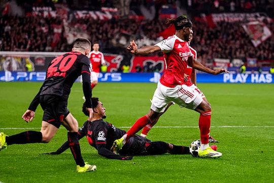 Madueke lên tiếng về quả phạt đền gây tranh cãi giúp Arsenal cầm hòa Leverkusen