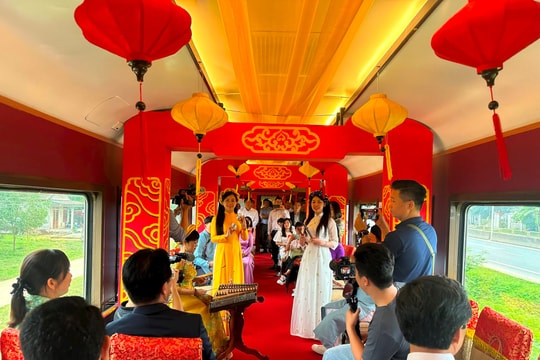 Giảm 50% vé tàu “Kết nối di sản miền Trung” trong ngày 26/3