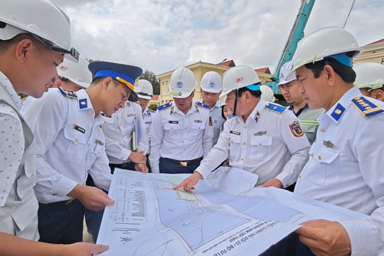 Tư lệnh Cảnh sát biển Việt Nam kiểm tra tiến độ các dự án tại Vùng Cảnh sát biển 2
