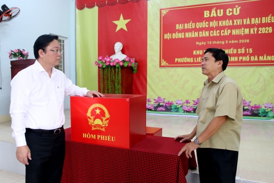 Chủ tịch Ủy ban MTTQ Việt Nam thành phố kiểm tra công tác bầu cử tại các phường Hòa Khánh, Liên Chiểu và Hải Vân