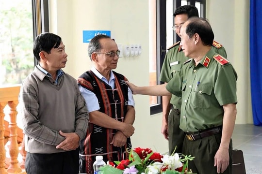 Giám đốc Công an thành phố Đà Nẵng kiểm tra công tác chuẩn bị bầu cử các xã Bà Nà, Hòa Vang và Hòa Tiến