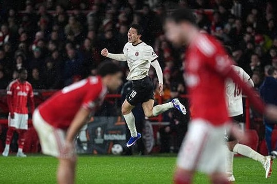 Nottingham Forest thua Midtjylland 0-1: Nghịch lý 22 cú sút và cái bẫy Europa League