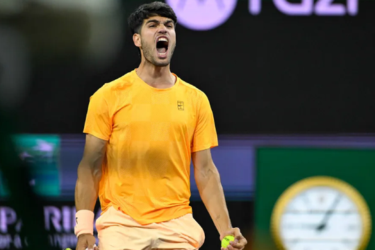 Carlos Alcaraz vượt kỷ lục của Nadal, thẳng tiến bán kết Indian Wells gặp Medvedev
