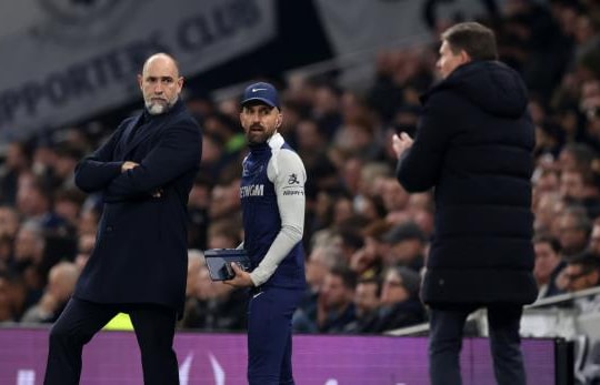 Tottenham rơi tự do sát nhóm cầm đèn đỏ: Cuộc đua trụ hạng Ngoại hạng Anh đảo chiều