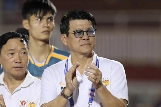 HLV Vũ Tiến Thành và điệp khúc 'đổ lỗi' sau thất bại của Ninh Bình tại V.League