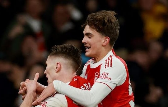 Arsenal thắng kịch tính Everton: Max Dowman lập kỷ lục, Pháo thủ nới rộng cách biệt 9 điểm