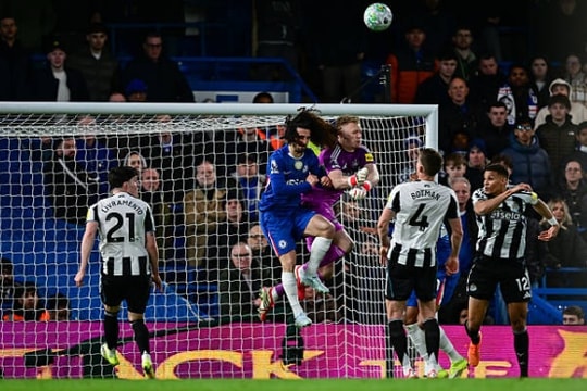 Aaron Ramsdale rực sáng giúp Newcastle hạ Chelsea: Quyết định lịch sử của Eddie Howe