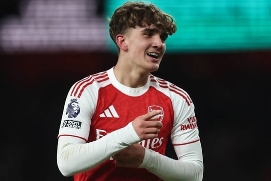 Arsenal nới rộng cách biệt 9 điểm với Man City: Max Dowman rực sáng cứu rỗi hàng công