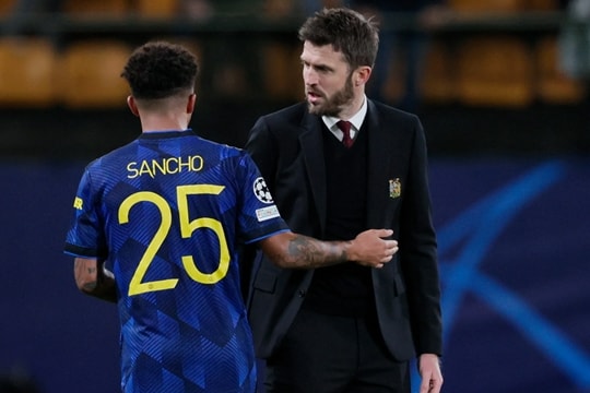 Michael Carrick và kỷ luật thép tại MU: Mason Mount trở lại, Jadon Sancho nhận cảnh báo