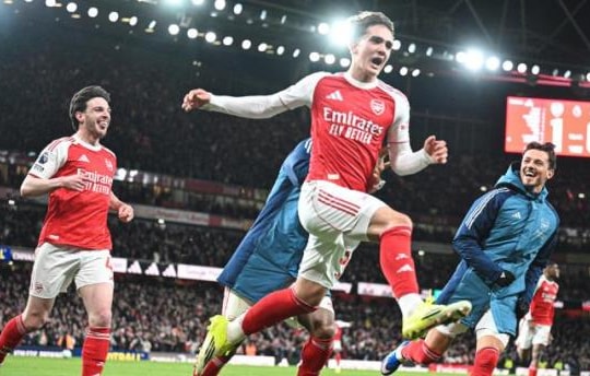 Thần đồng 16 tuổi lập kỷ lục, Arsenal hạ Everton để xây chắc ngôi đầu Ngoại hạng Anh