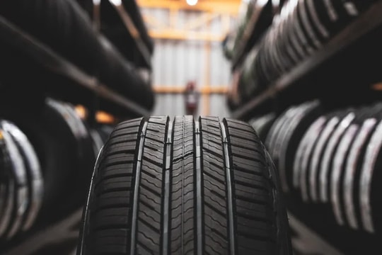 Hệ thống cảm biến áp suất lốp TPMS: Lỗ hổng tiềm ẩn cho phép theo dõi ô tô từ xa