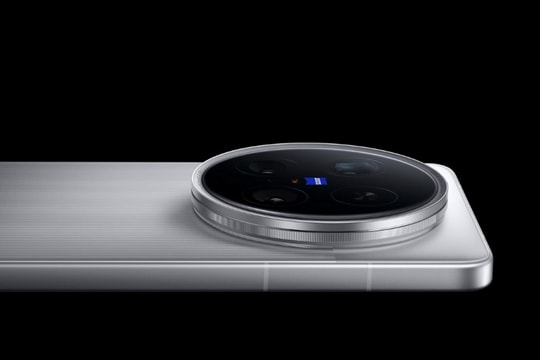 vivo X300 Ultra nâng cấp khả năng quay video 4K 120fps Log trên mọi ống kính