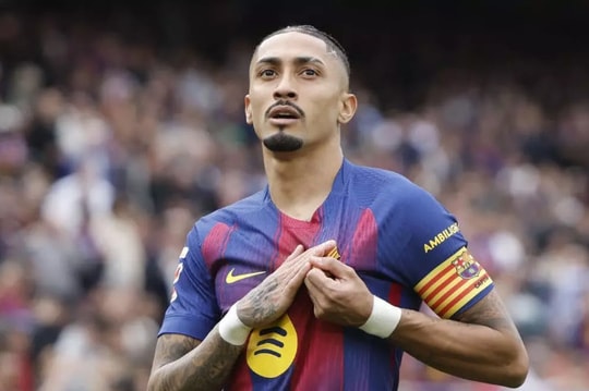 Raphinha lập hat-trick giúp Barcelona đè bẹp Sevilla 5-2, áp sát Top 10 Pichichi