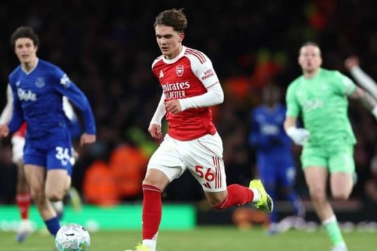 Arsenal và chiến dịch bảo vệ Max Dowman: Khi siêu phẩm đi kèm áp lực nghẹt thở